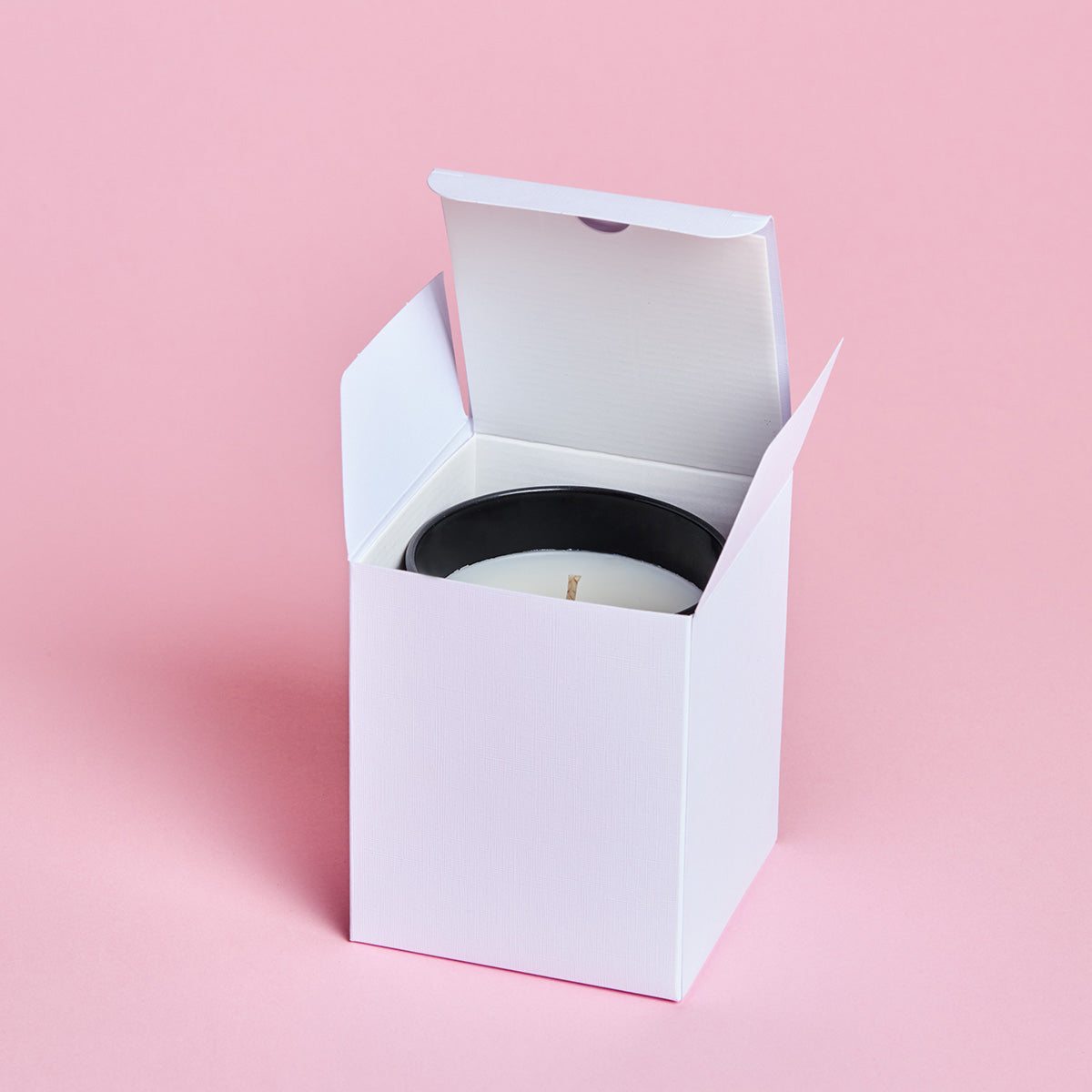 Embossed white box for 200g glasses.