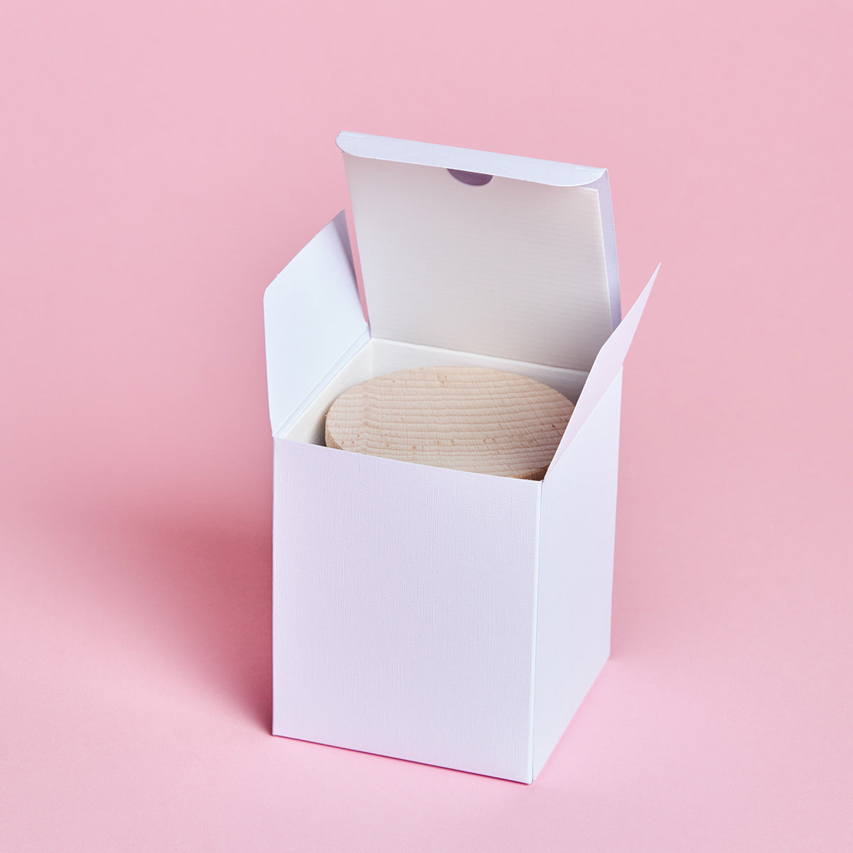 Embossed white box for 200g glasses.