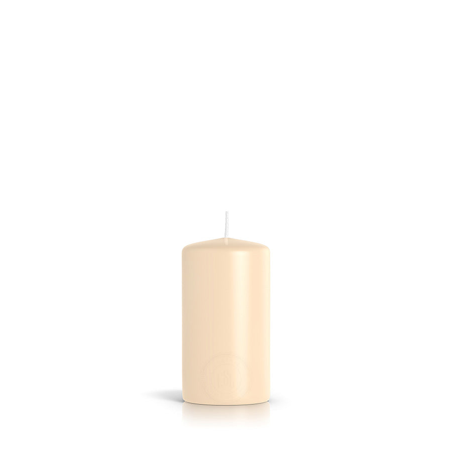 Cylindrical candles Ø70 mm. h 130 mm. duration ±52 hours
