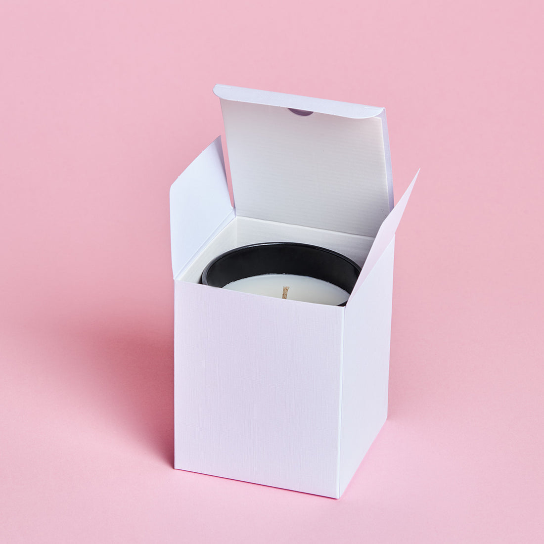 Embossed white box for 200g glasses.